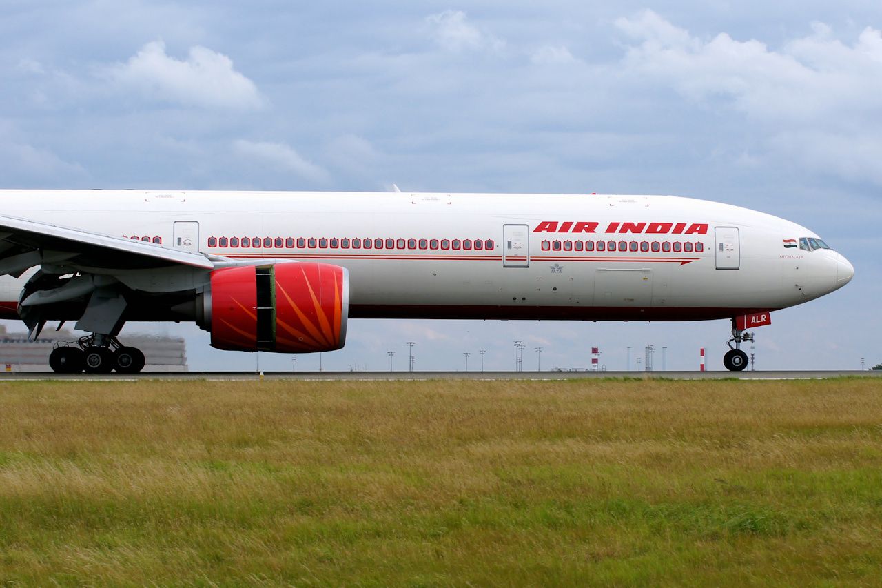 773ER Air India VT-ALR 5