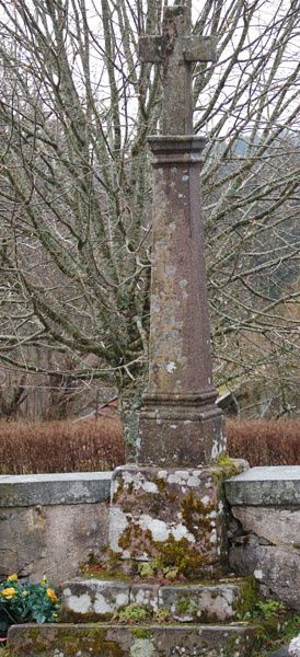 Croix de Chemin intégrée à l'enceinte du cimetière