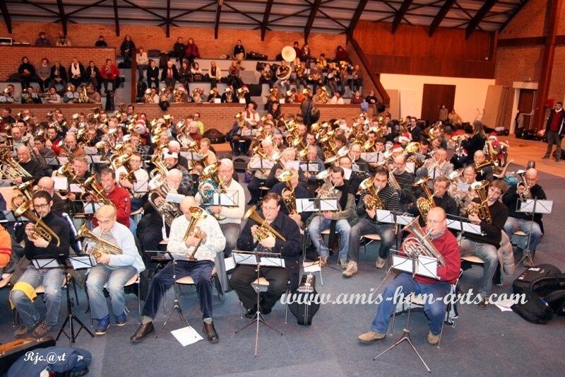 TUBAS-DE-NOEL-RJC-18.12.10-004.jpg
