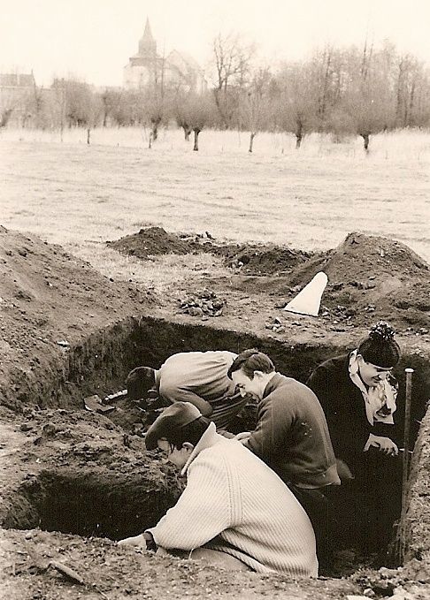 04. CHANTIER DE FOUILLES MARS 1967 ( FERNAND A DROITE)