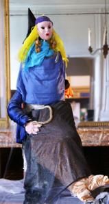 Personnage du 7ème festival ARTD'ECOLE au château de Villeneuve Lembron