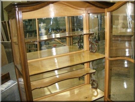 vitrine noyer detail