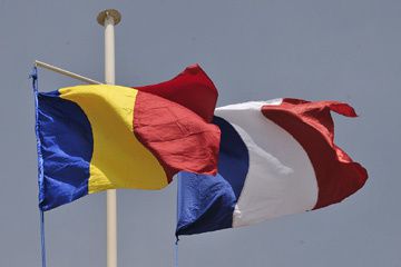 drapeaux-Tchad-et-France.jpg