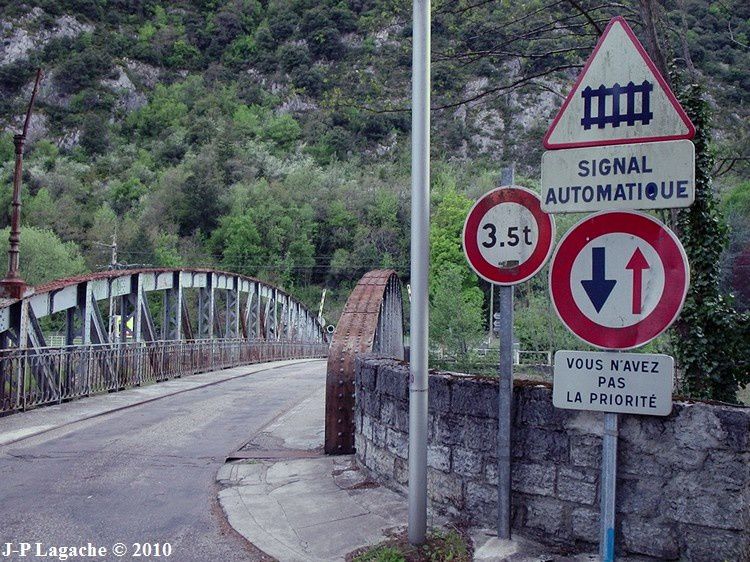Le pont franchissant l'Ariège à Ornolac Ussat les Bains