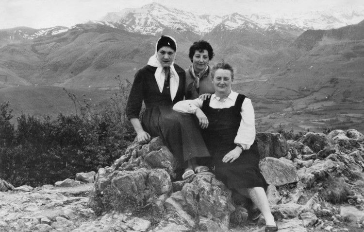 photos mère et copines de Belcaire026