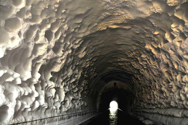 Canal du Midi tunnel de Malpas