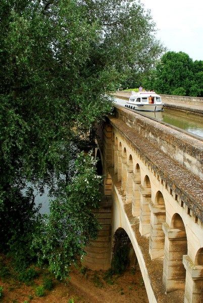 canal du Midi pont canal à Béziers