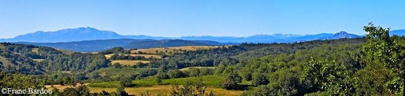 chateau de Bouisse 022 vu sur le canigou le bugarach