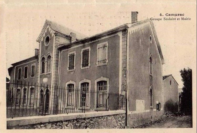 Camurac l'école mairie en 1905