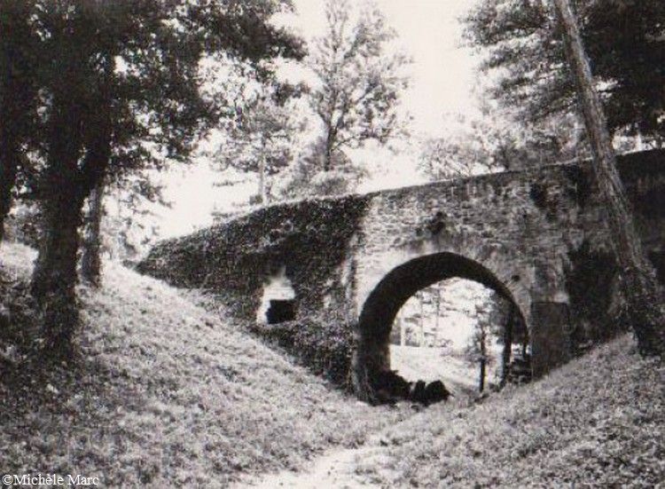 La Pomarède ancien 026 pont du chateau vers 1980