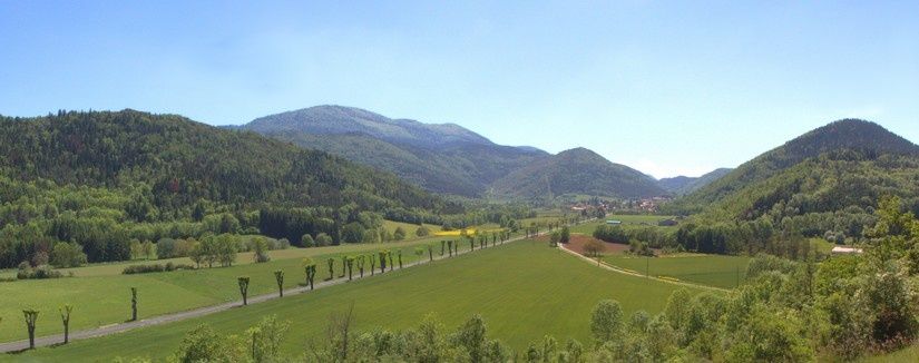 Belcaire vu de la route de Trassoulas