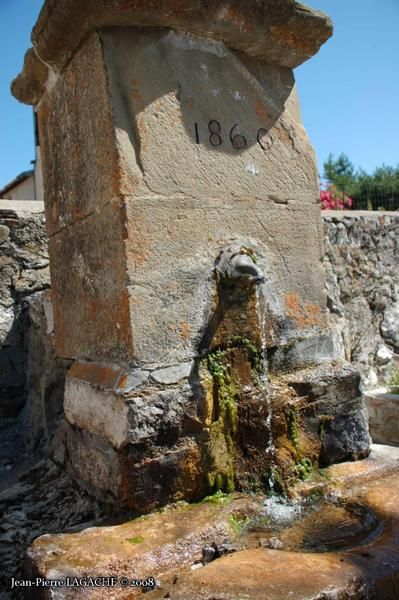 Camurac très belle fontaine