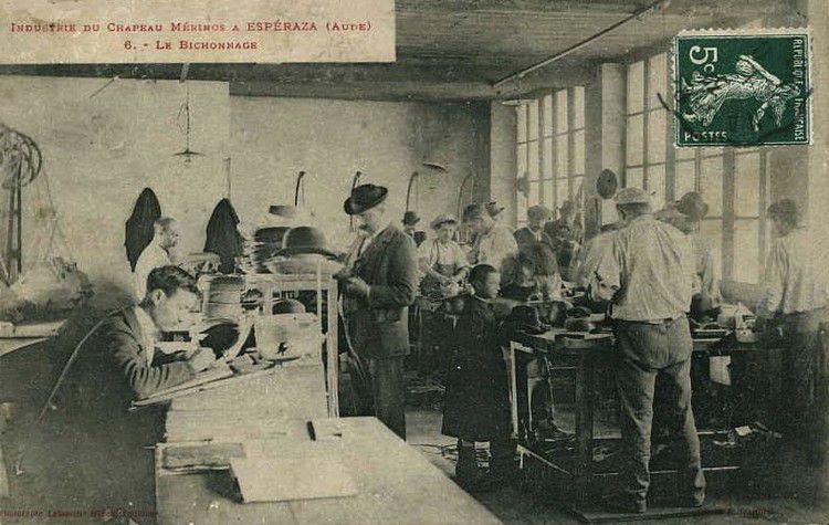 Esperaza fabrique de chapeau le bichonnage en 1900