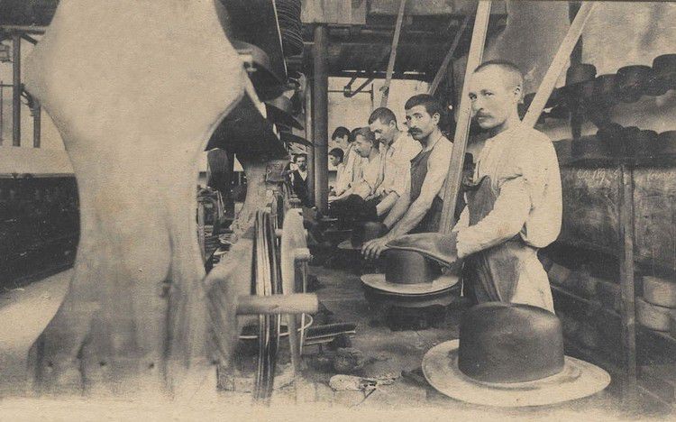 Esperaza fabrique de chapeau le pannage en 1900