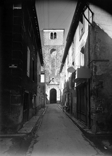 Quillan 03 1950 Eglise, rue Joseph Erminy