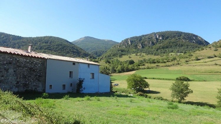 01 Le Pic de l'Ourtiset vu du village de Mazuby