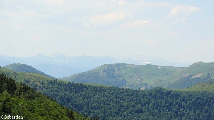 46 ...les Pics de Serrere et du Thoumasset à la fr