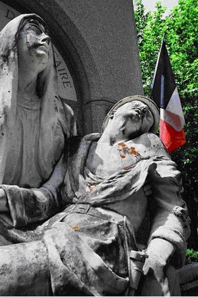 monument-aux-morts-de-belcaire-01.jpg
