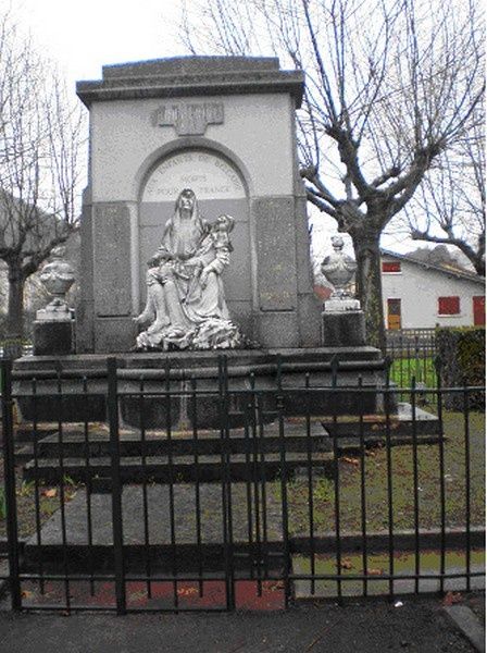 monument-aux-morts-de-belcaire-02.jpg