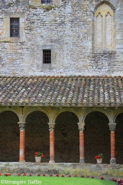 Saint Papoul 056 abbaye cloitre