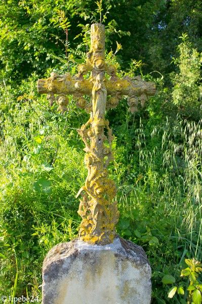 Saint Papoul 079 calvaire a Notre dame de Bassens au sud ou