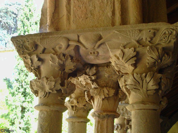Abbaye de Villelongue 01 Details chapiteaux