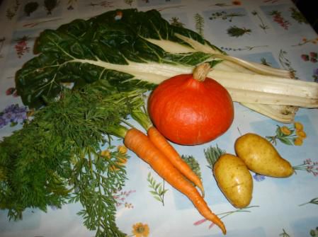 Soupe d'automne au potimarron et fanes de carottes