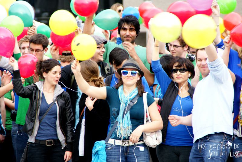 flashmob juste pour rire montreal improv everywhere mp3 experience blog pvt canada ballon gonfler portrait
