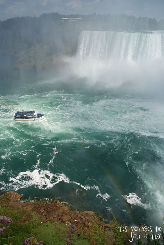 niagara falls chutes ontario canada pvt blog tourisme cascade nature couple bateau boat arc en ciel