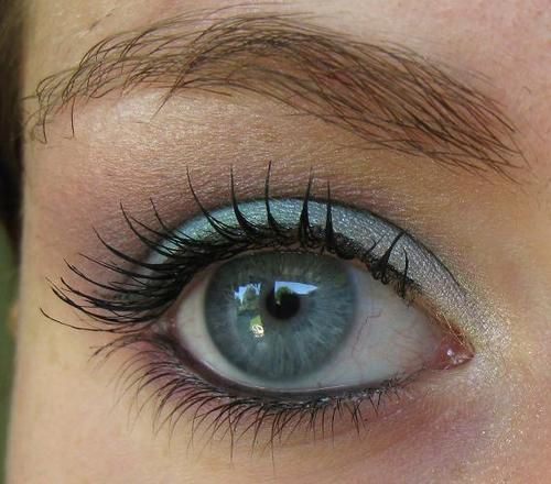 oeil_bleu_mauve3.jpg