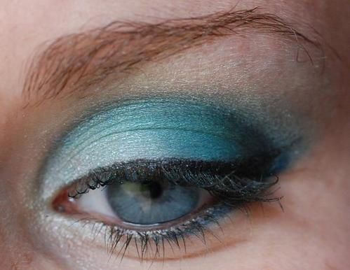 oeil_turquoise_aplat.jpg