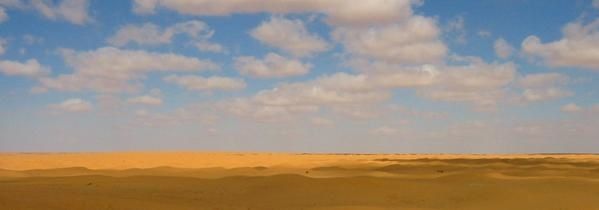 Ksar Ghilane, aux portes du désert Ksar Ghilane, aux portes du désert