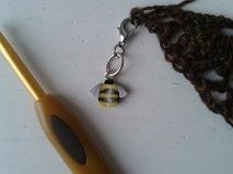 RUCHEAIDEES ATTACHE ABEILLE