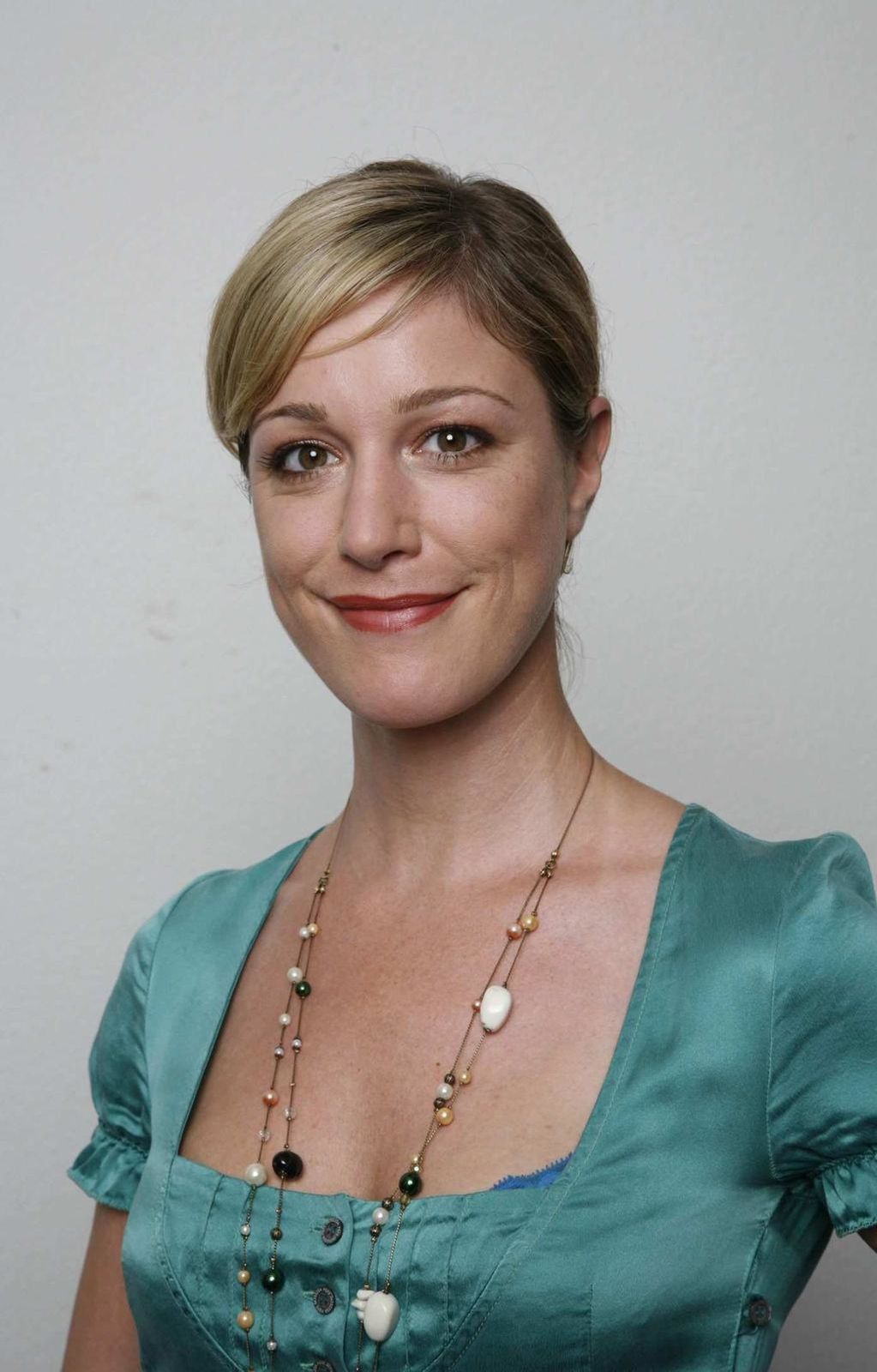 Julia Stinshoff Julia Stinshoff