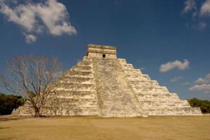 Pyramide_de_Kulkulk_n_ou_El_Castillo___C