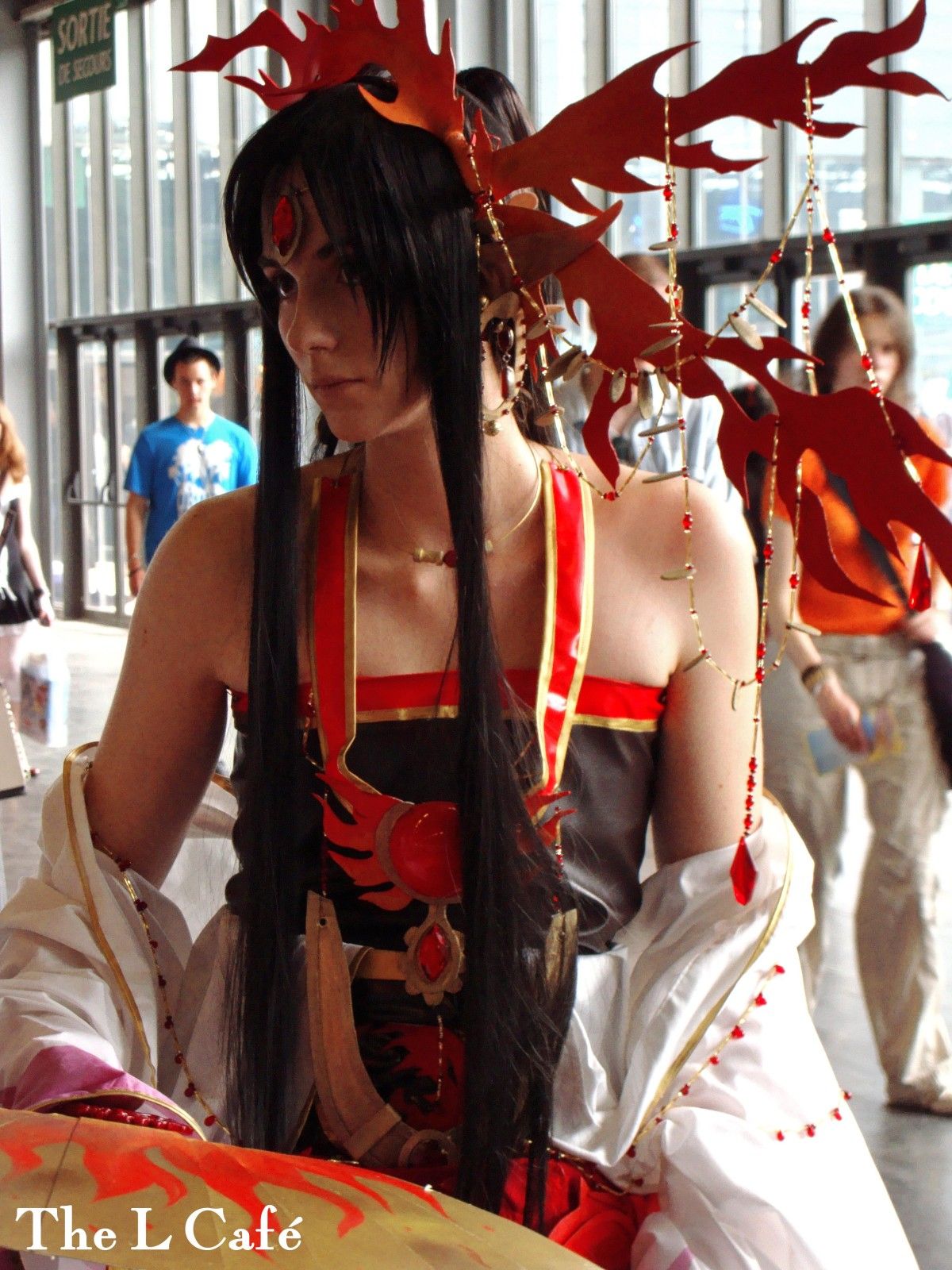 Elle était tellement concentrée dans la répétition de sa chorégraphie que j'ai oublié de lui demander le nom de son cosplay...