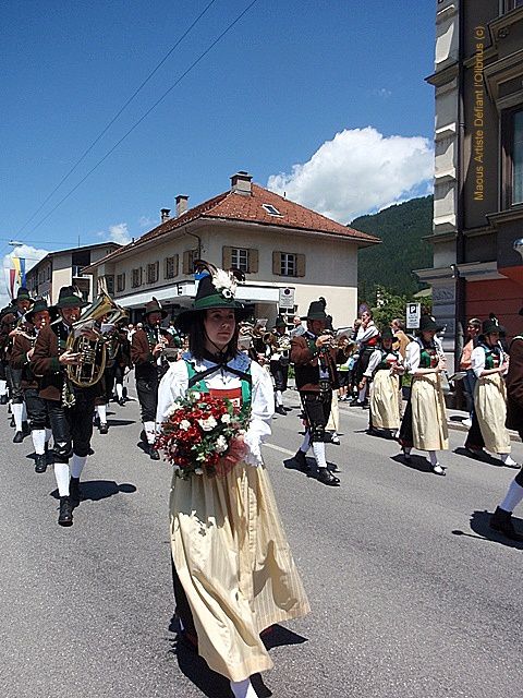 Costumes-Tyroliens-Telfes-Valley-de-Stubai.JPG