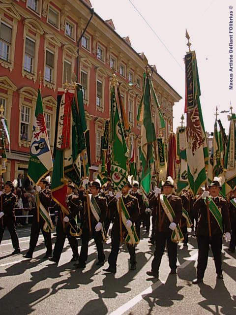 Porte-drapeaux-tyroliens-Tyrol-1809---2009.JPG