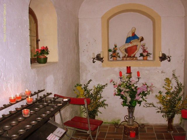 Gnadenwald-chapelle-Pfarre-St.-Michael.JPG