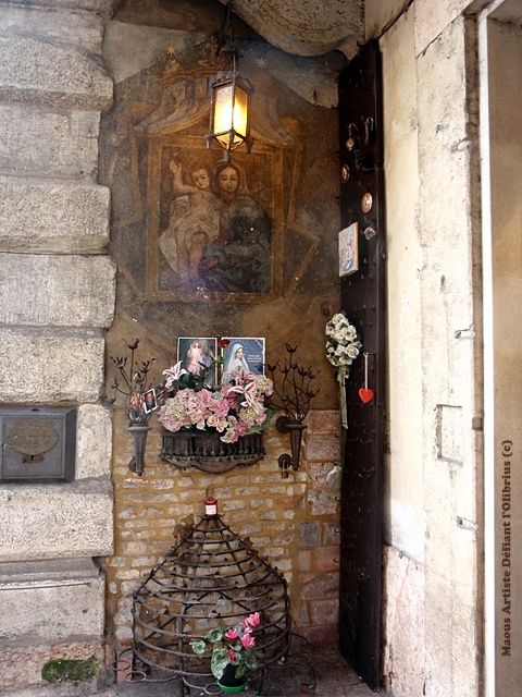 Fresque-avec-la-Vierge-Marie-a-Verone.JPG