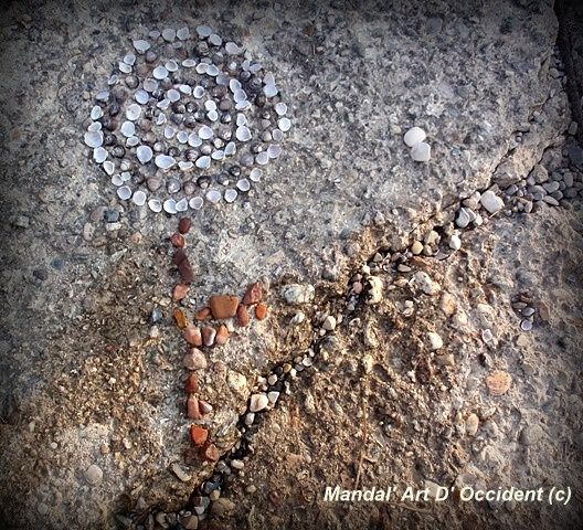 Mandalas & rosaces maous artiste défiant l'olibrius Mandala ovale