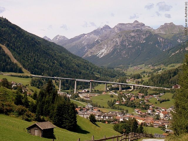 Autoroute-de-Brenner-pont-de-Gschnitztal.JPG