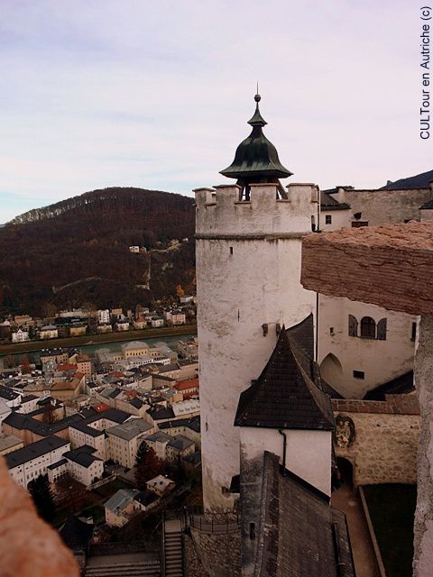 Chateau-du-Haut-Salzbourg-tour-du-guet.JPG