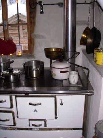 Gschnitztal-vieille-cuisiniere.JPG