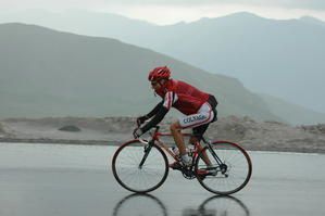 André en route pour la cime de la Bonnette (juin 2006)