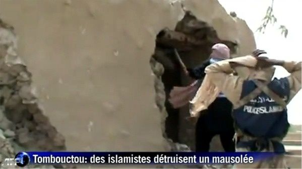 Tombouctou destr jt 2012 © AFP-TV