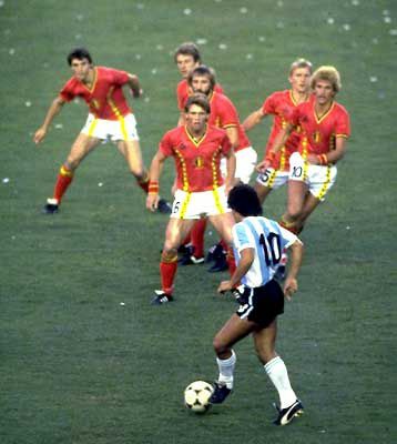 1982-diego_maradona-belgique.jpg