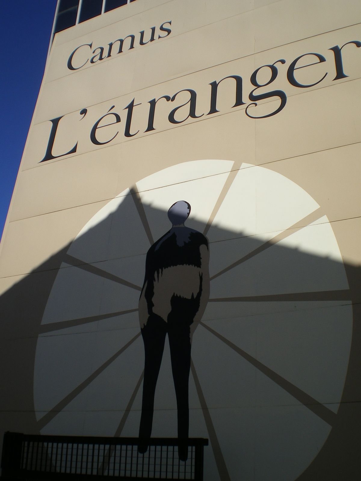 Létranger camus rencontre marie
