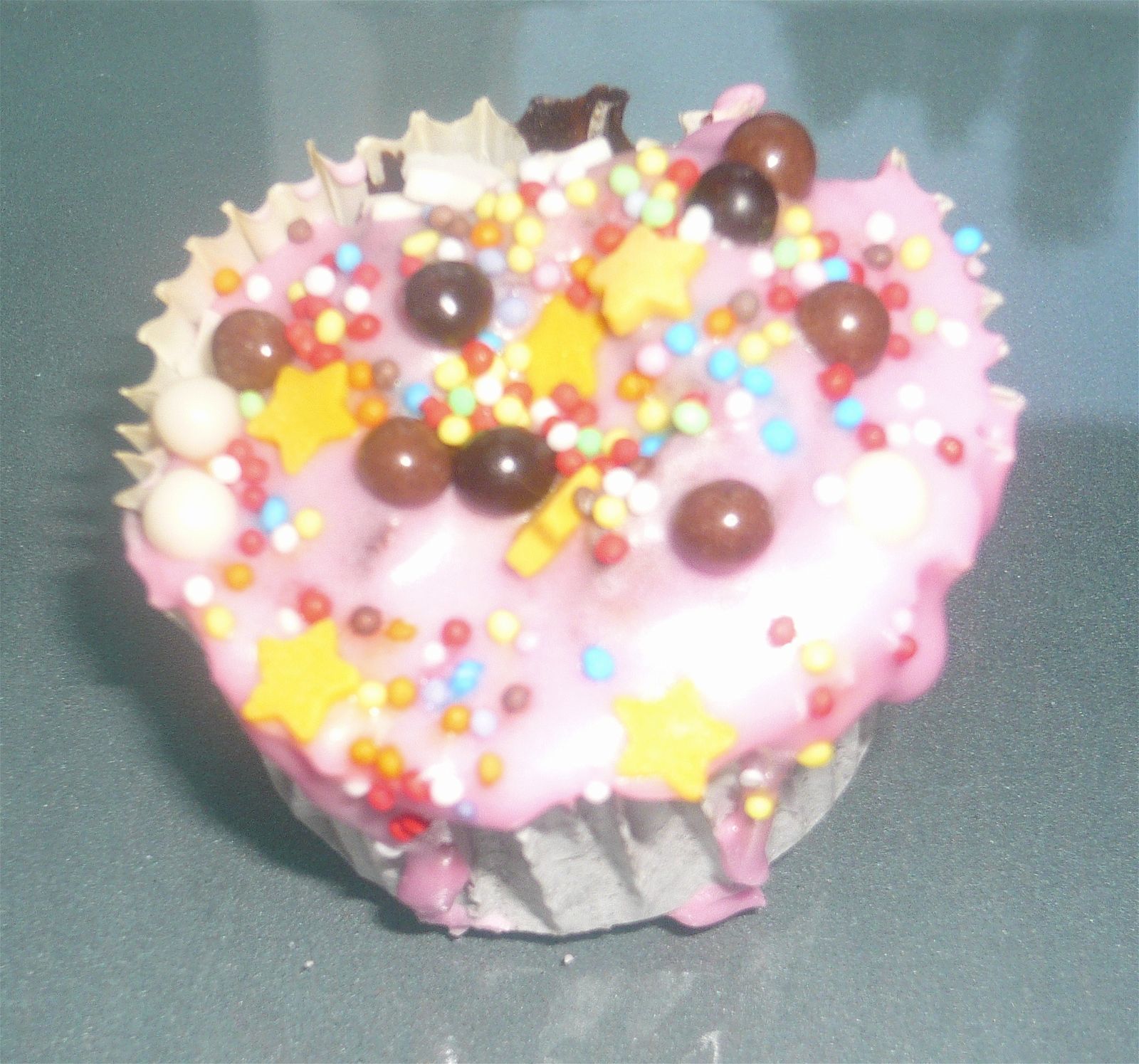 Midori dans sa cuisine ! Cupcake très filles !