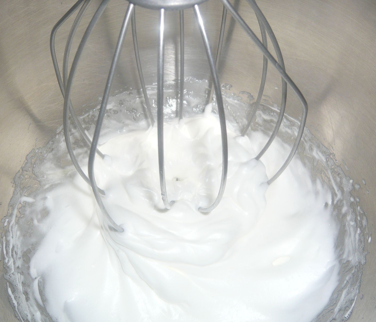 Midori dans sa cuisine ! Midori meringue française